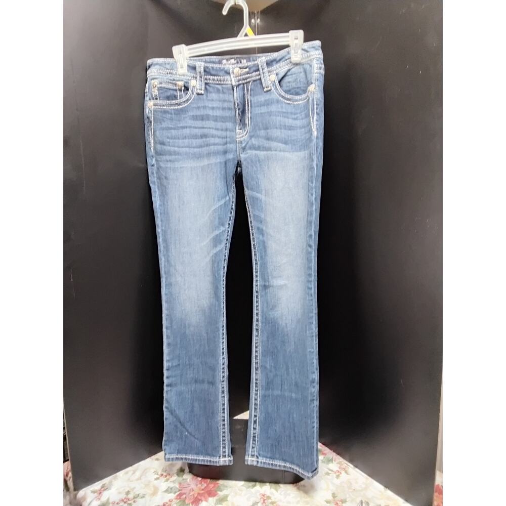 Miss Me Jeans Midrise Straight leg Size 30 inseam 31 embellished Style M93761